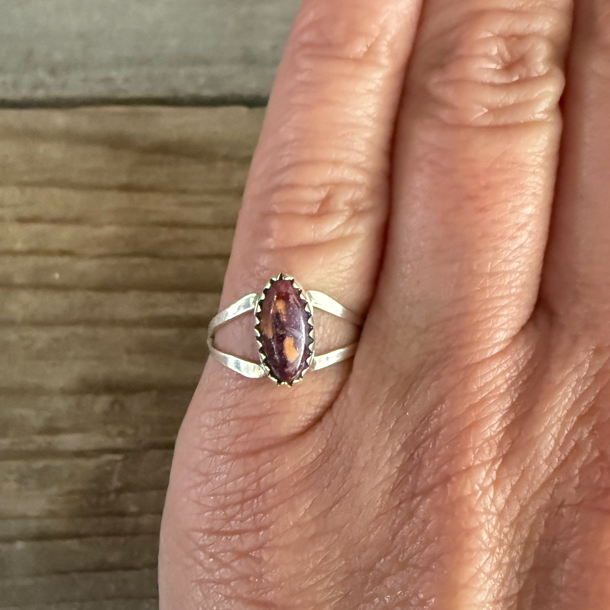 Authentic Native American Handmade Sterling Silver and Purple Spiny Oyster Ring size 5