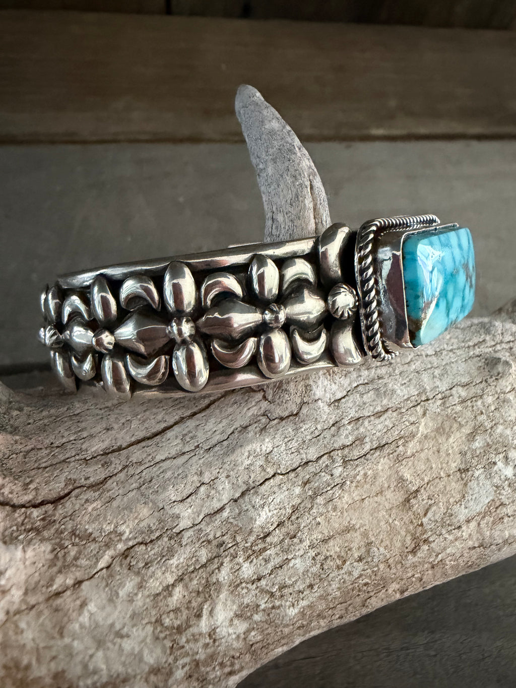 Native American Darryl Becenti Handmade Men’s  Sterling Silver -Kingman Water Web TurquoiseCuff