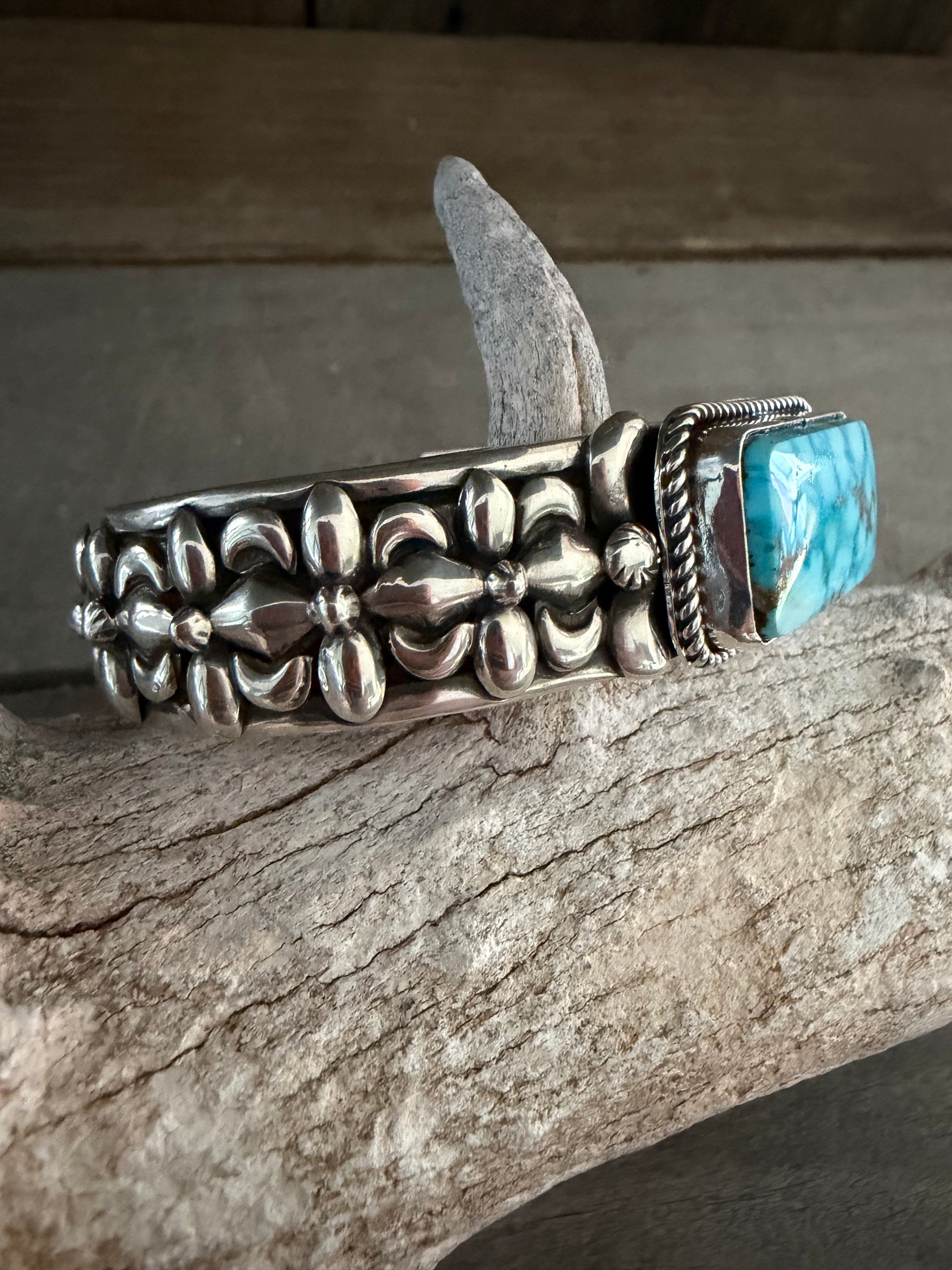 Native American Darryl Becenti Handmade Men’s  Sterling Silver -Kingman Water Web TurquoiseCuff