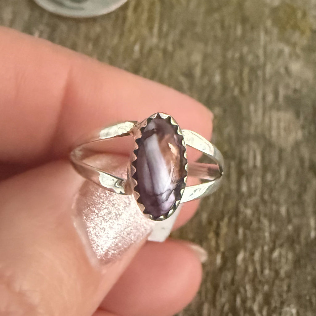 Authentic Native American Handmade Sterling Silver and Purple Spiny Oyster Ring Size 6 3/4.