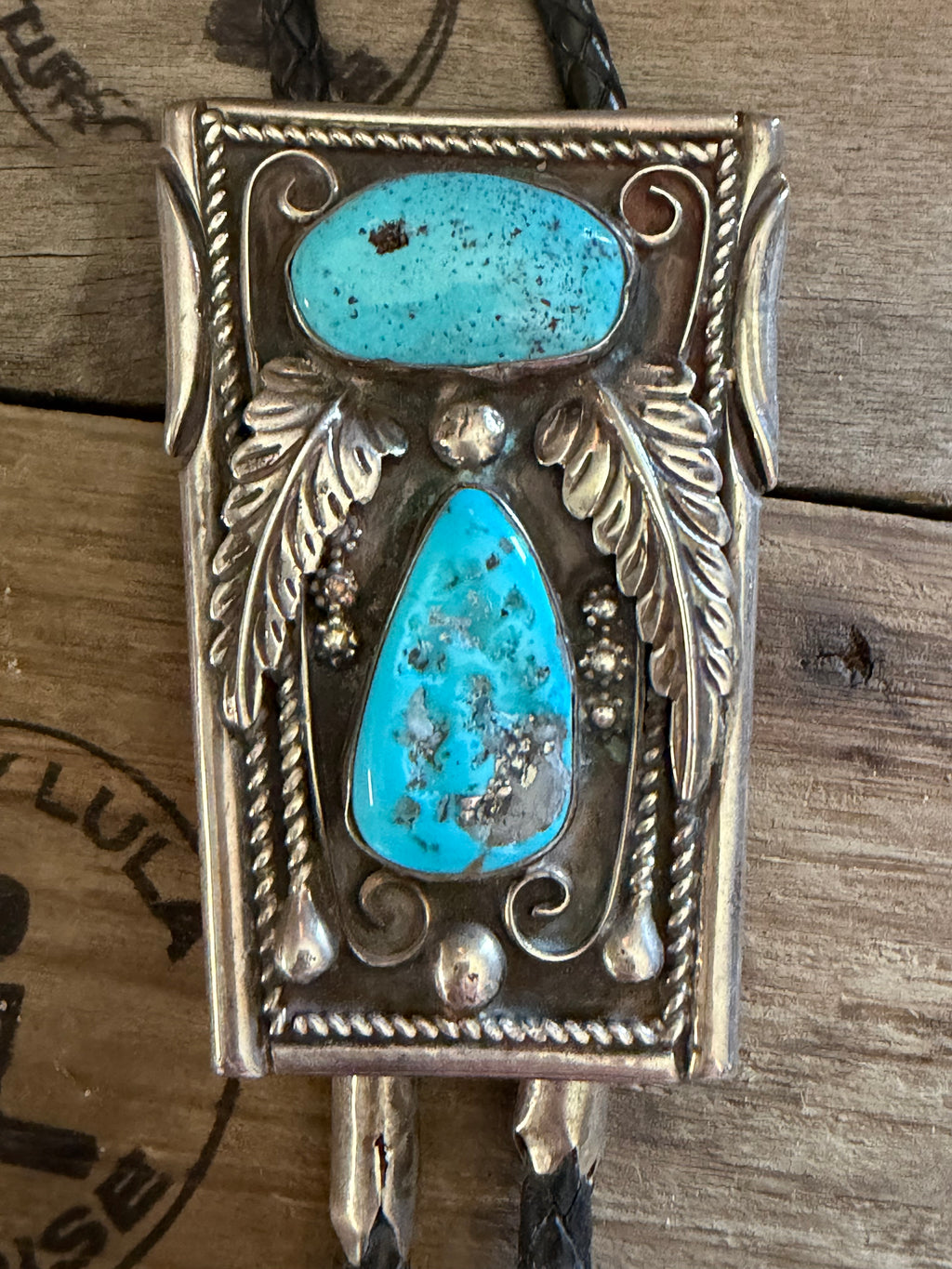 Native American Handmade Vintage Kingman Bolo Tie Sterling Silver and Handmade Navajo Pearl Tips