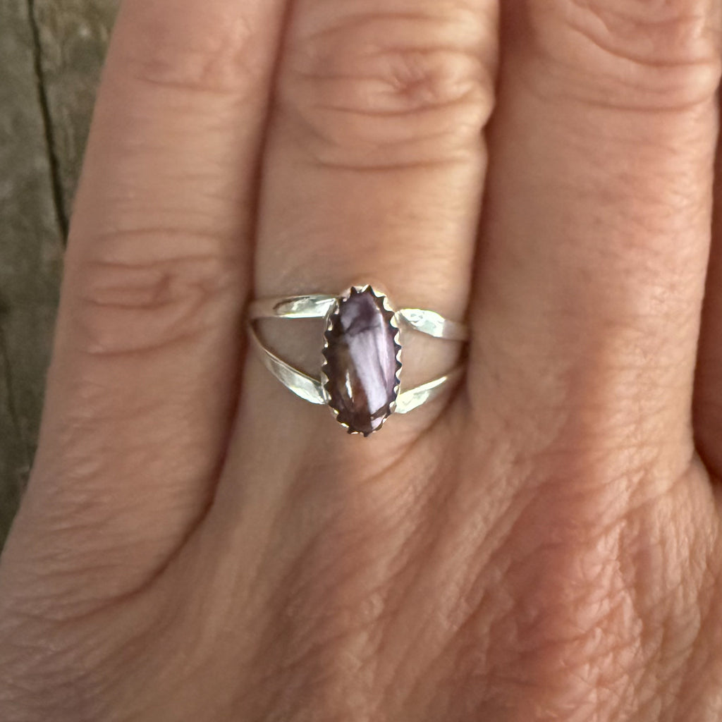Authentic Native American Handmade Sterling Silver and Purple Spiny Oyster Ring Size 6 3/4.