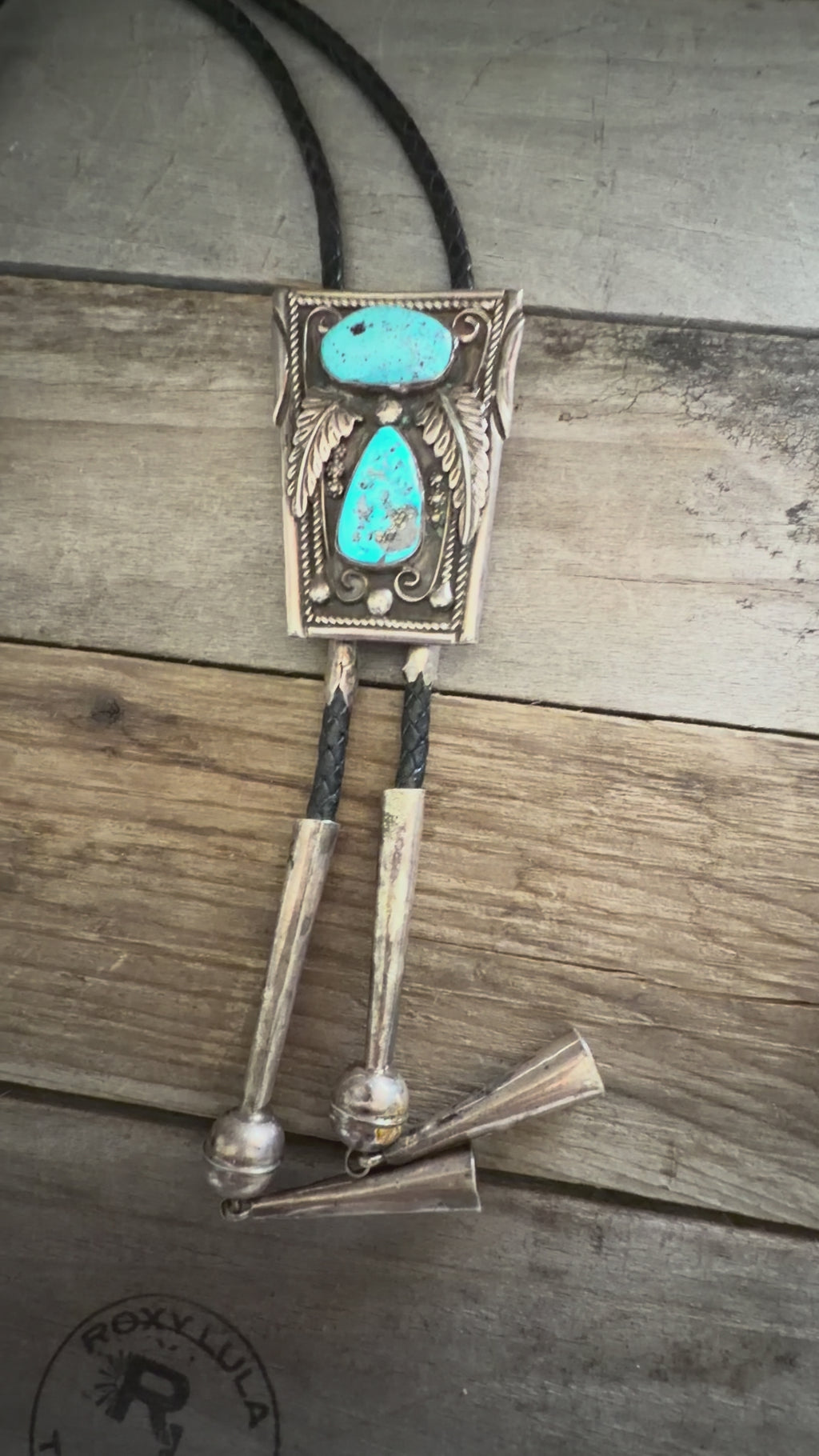 Native American Handmade Vintage Kingman Bolo Tie Sterling Silver and Handmade Navajo Pearl Tips