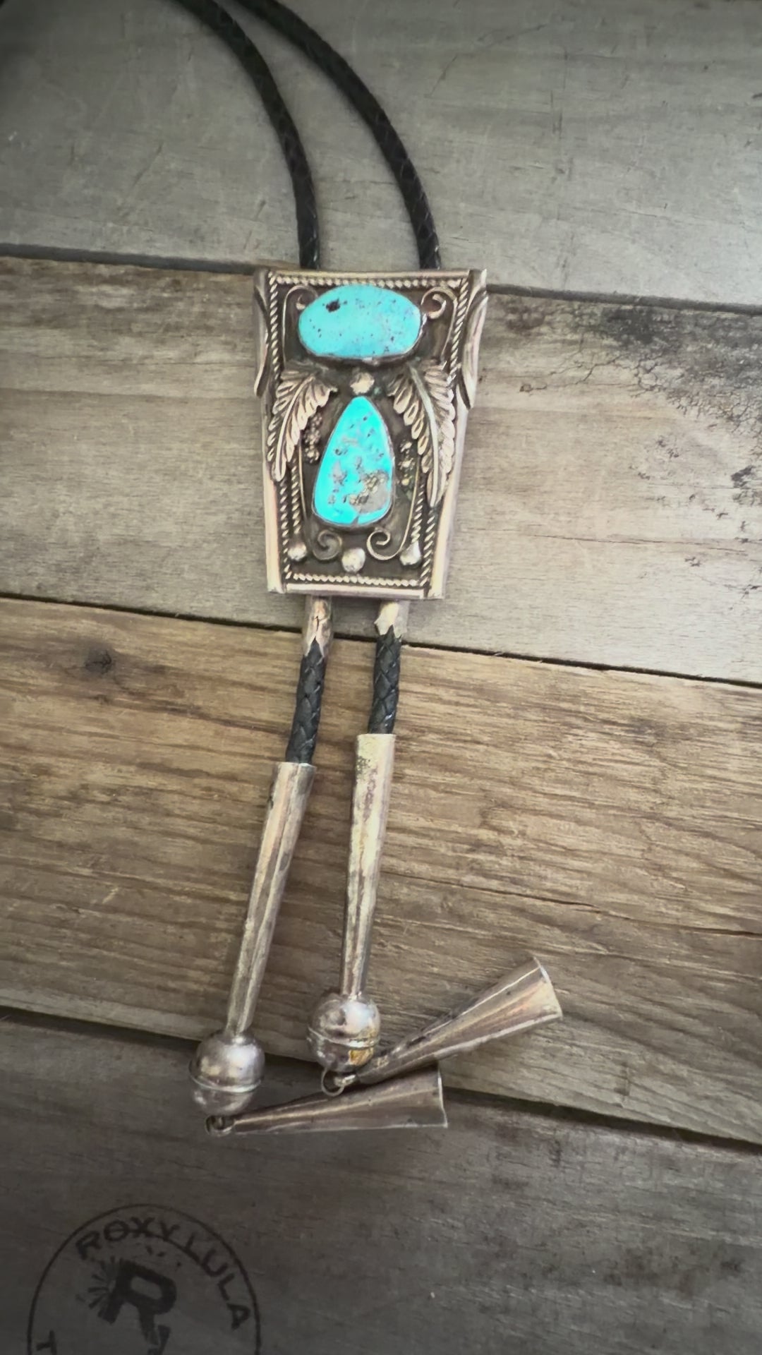 Native American Handmade Vintage Kingman Bolo Tie Sterling Silver and Handmade Navajo Pearl Tips